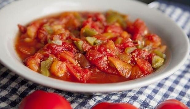Tomates demandées et cuites au four